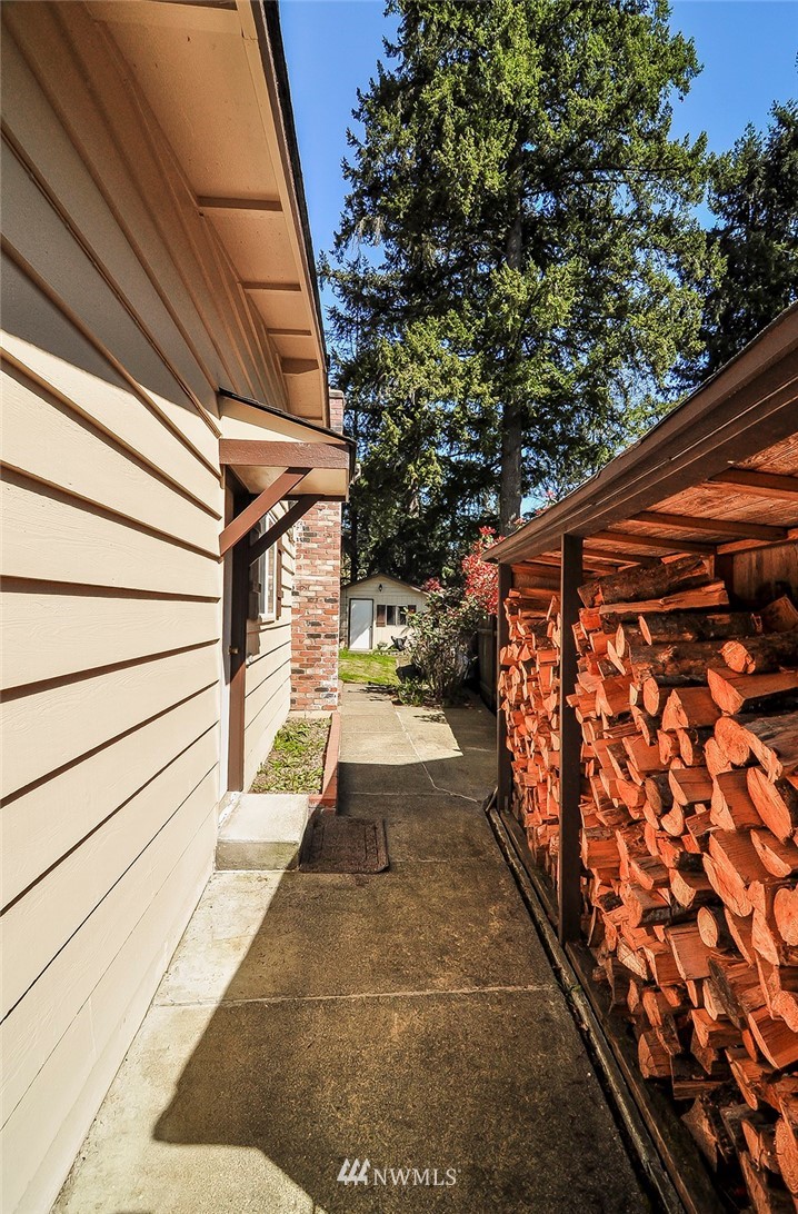 14008 147th Place Southeast Renton, WA 98059 - Photo 5 of 24