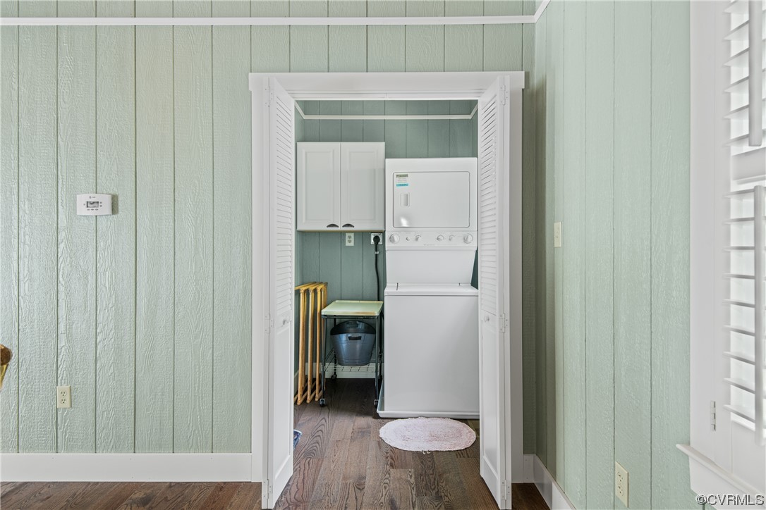 858 Chapel Road New Canton, VA 23123 - Photo 24 of 48 a view of bathroom with a toilet and a sink