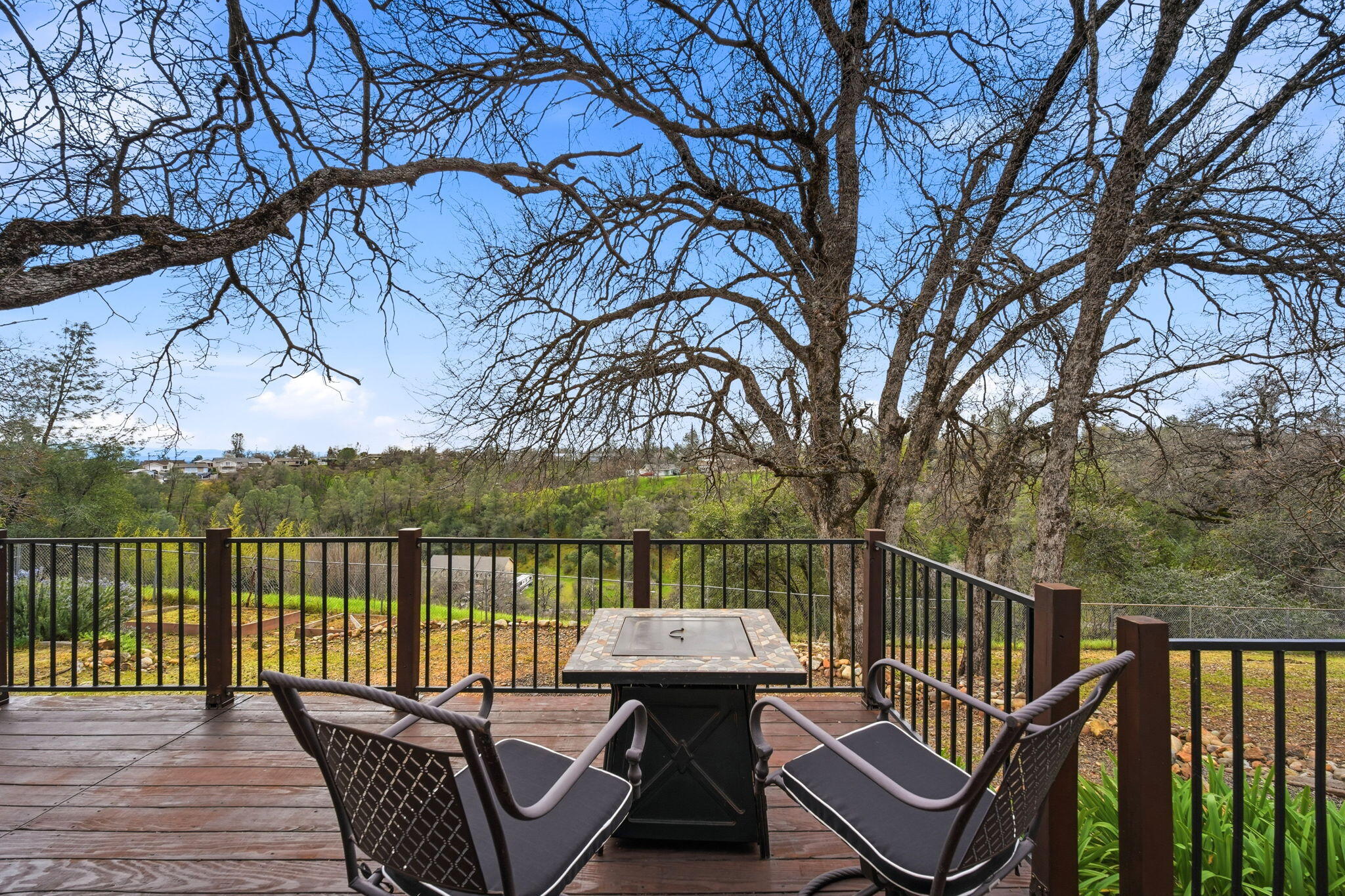 2415 Marion Court Redding, CA 96001 - Photo 16 of 22 18-web-or-mls-IMG-18