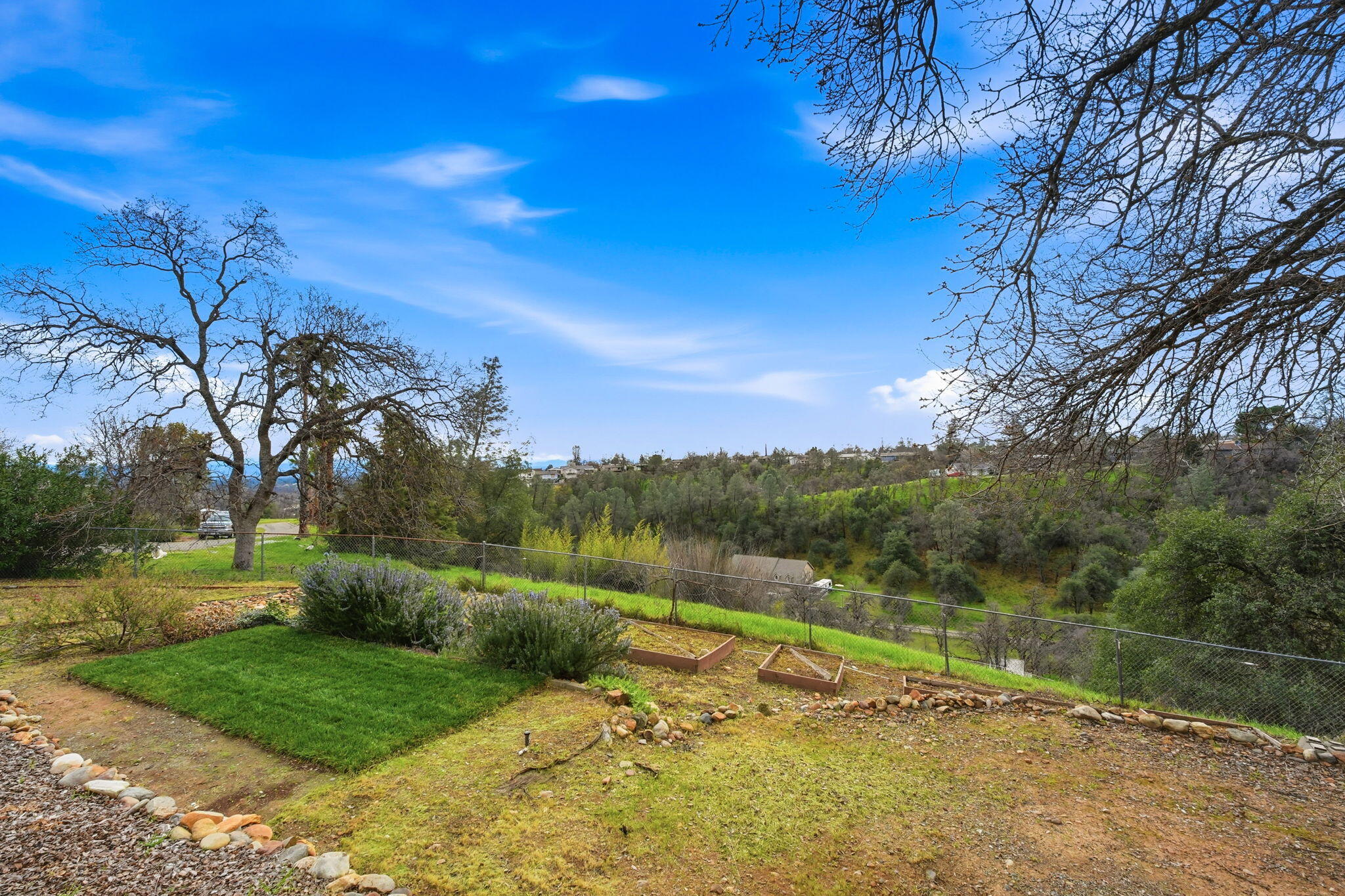 2415 Marion Court Redding, CA 96001 - Photo 17 of 22 19-web-or-mls-IMG-19