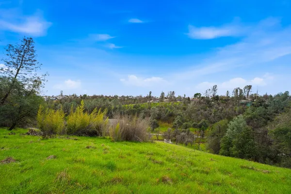 $389,000 | 2415 Marion Court, Redding, CA 96001