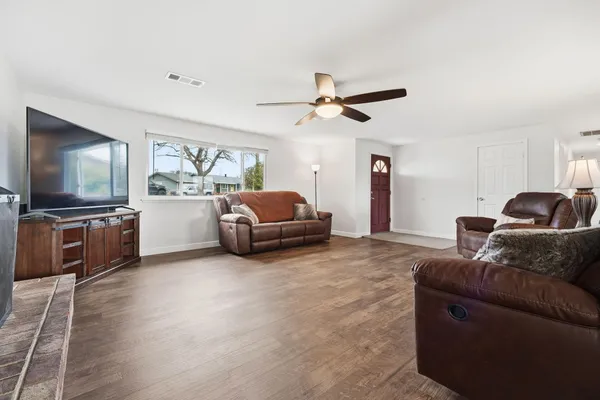 $389,000 | 2415 Marion Court, Redding, CA 96001