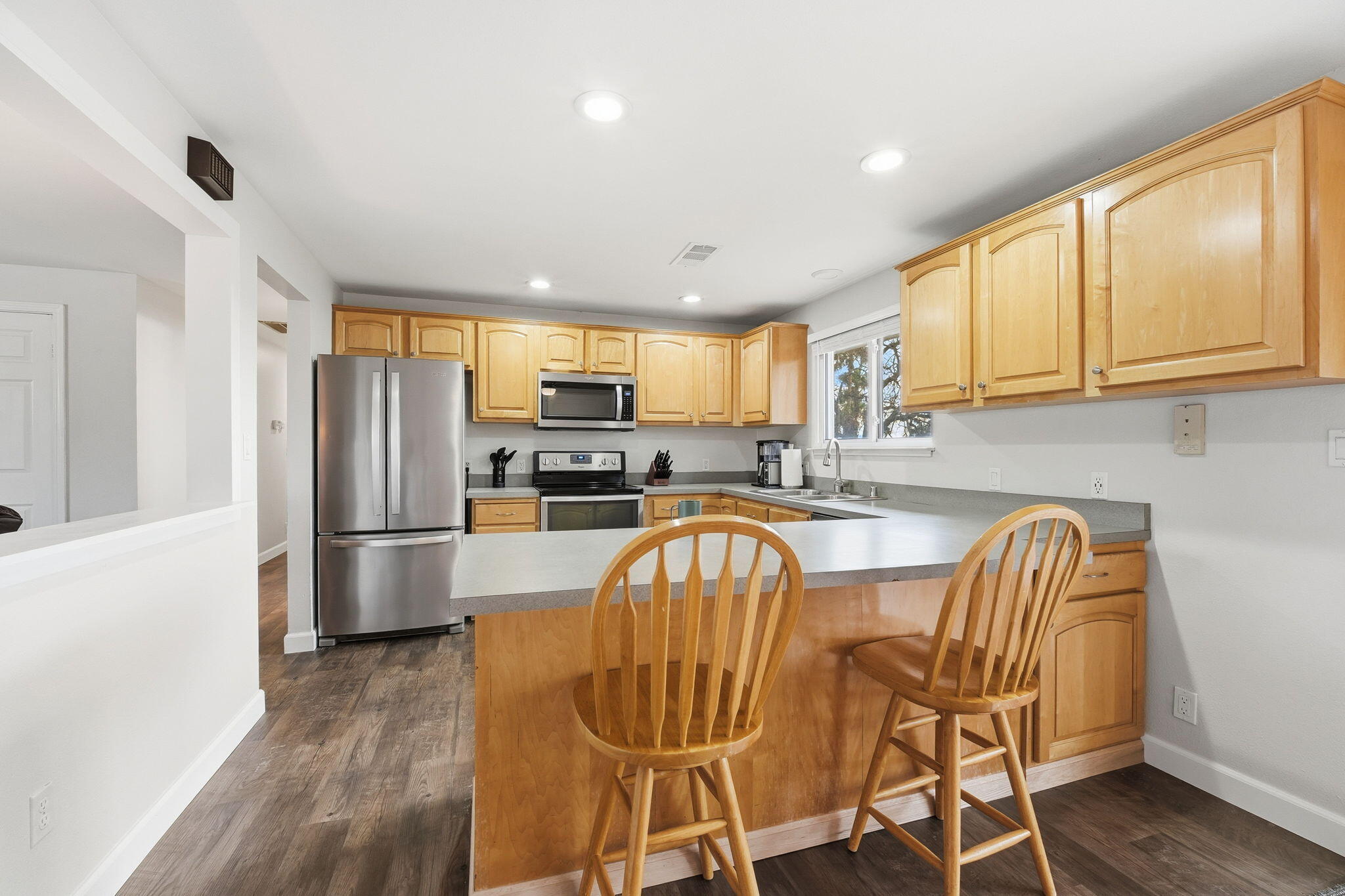 2415 Marion Court Redding, CA 96001 - Photo 10 of 22 8-web-or-mls-IMG-08