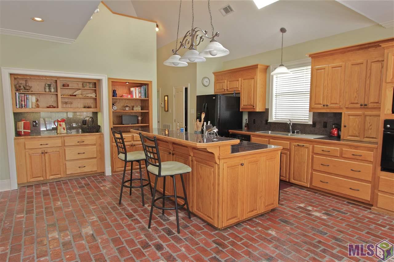 16832 Sunset Point Court Baton Rouge, LA 70816 - Photo 22 of 47 2 Dishwashers & 2 Ovens!!