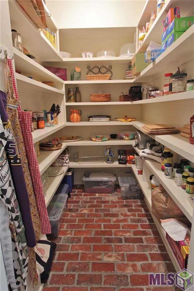 16832 Sunset Point Court Baton Rouge, LA 70816 - Photo 23 of 47 Huge Pantry