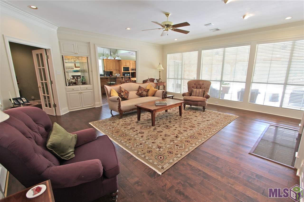 16832 Sunset Point Court Baton Rouge, LA 70816 - Photo 25 of 47 Tons of Natural Light
