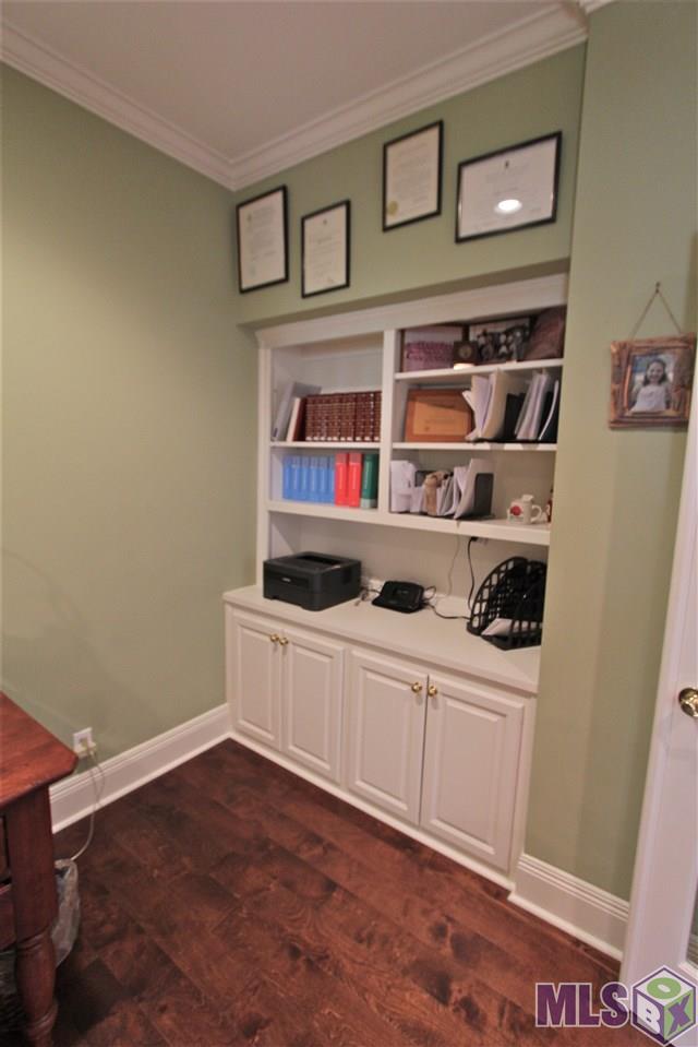 16832 Sunset Point Court Baton Rouge, LA 70816 - Photo 29 of 47 Cabinets in Office