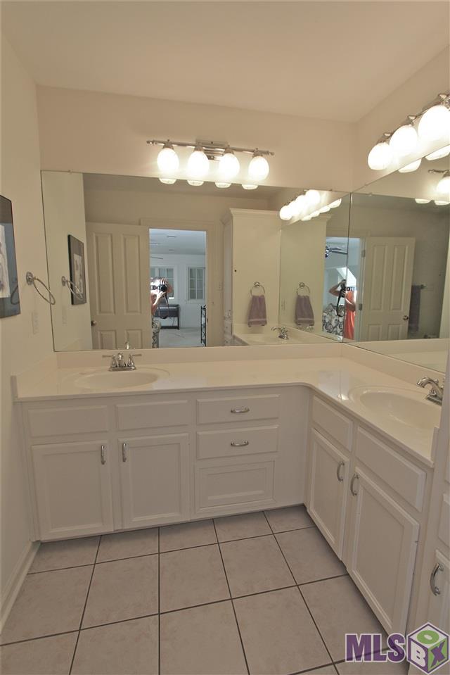 16832 Sunset Point Court Baton Rouge, LA 70816 - Photo 45 of 47 Upstairs Full Bath