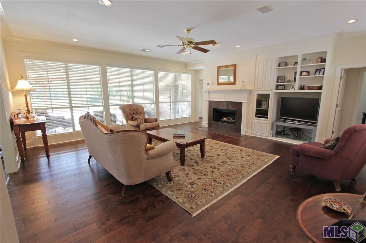 16832 Sunset Point Court Baton Rouge, LA 70816 - Photo 5 of 47 Living Room