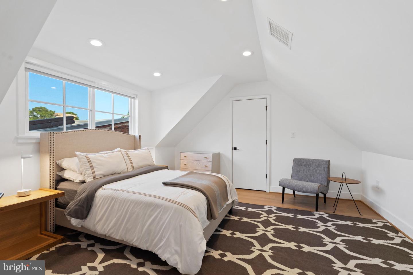 3417 R Street Northwest Washington, DC 20007 - Photo 20 of 29 Bedroom 3