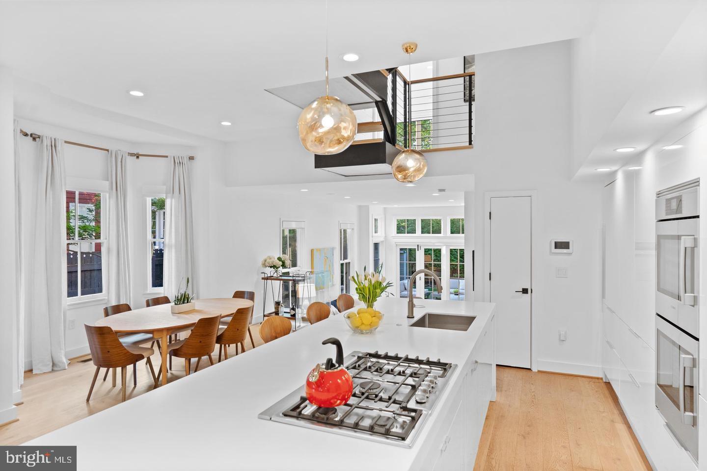 3417 R Street Northwest Washington, DC 20007 - Photo 5 of 29