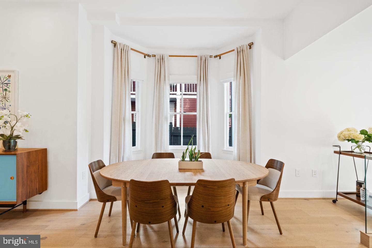 3417 R Street Northwest Washington, DC 20007 - Photo 7 of 29 Elegant Dining Room