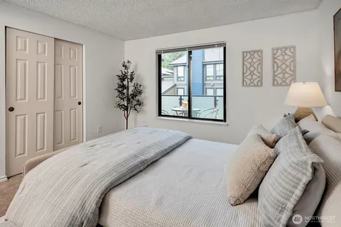 $455,000 | 1809 North 107th Street, Unit 301, Seattle, WA 98133