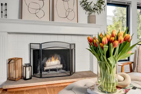 $455,000 | 1809 North 107th Street, Unit 301, Seattle, WA 98133