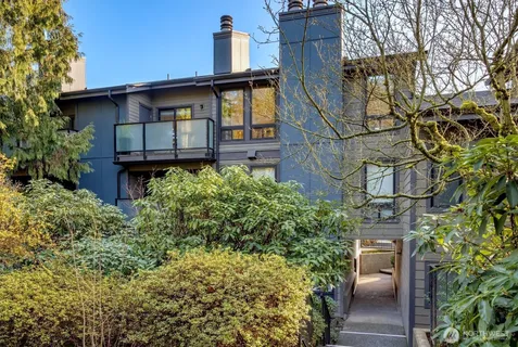 $455,000 | 1809 North 107th Street, Unit 301, Seattle, WA 98133