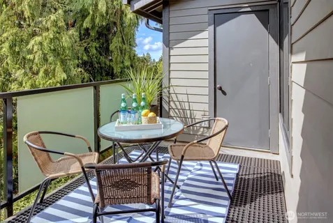 $455,000 | 1809 North 107th Street, Unit 301, Seattle, WA 98133