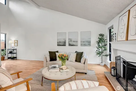 $455,000 | 1809 North 107th Street, Unit 301, Seattle, WA 98133