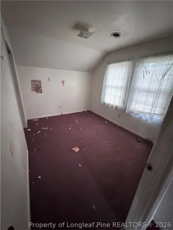 a view of entryway with window