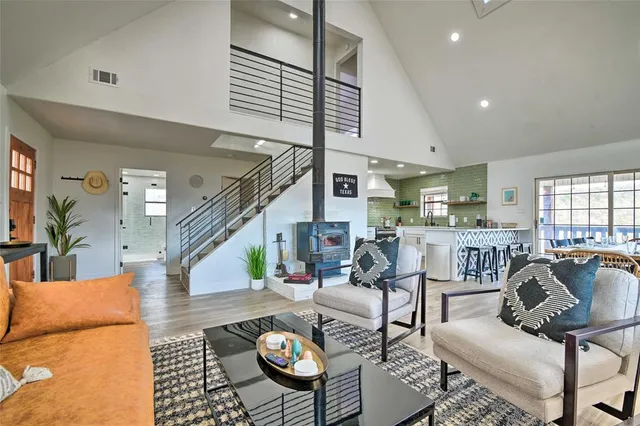 $625,000 | 2444 South Lakeview Drive, Gordon, TX 76453