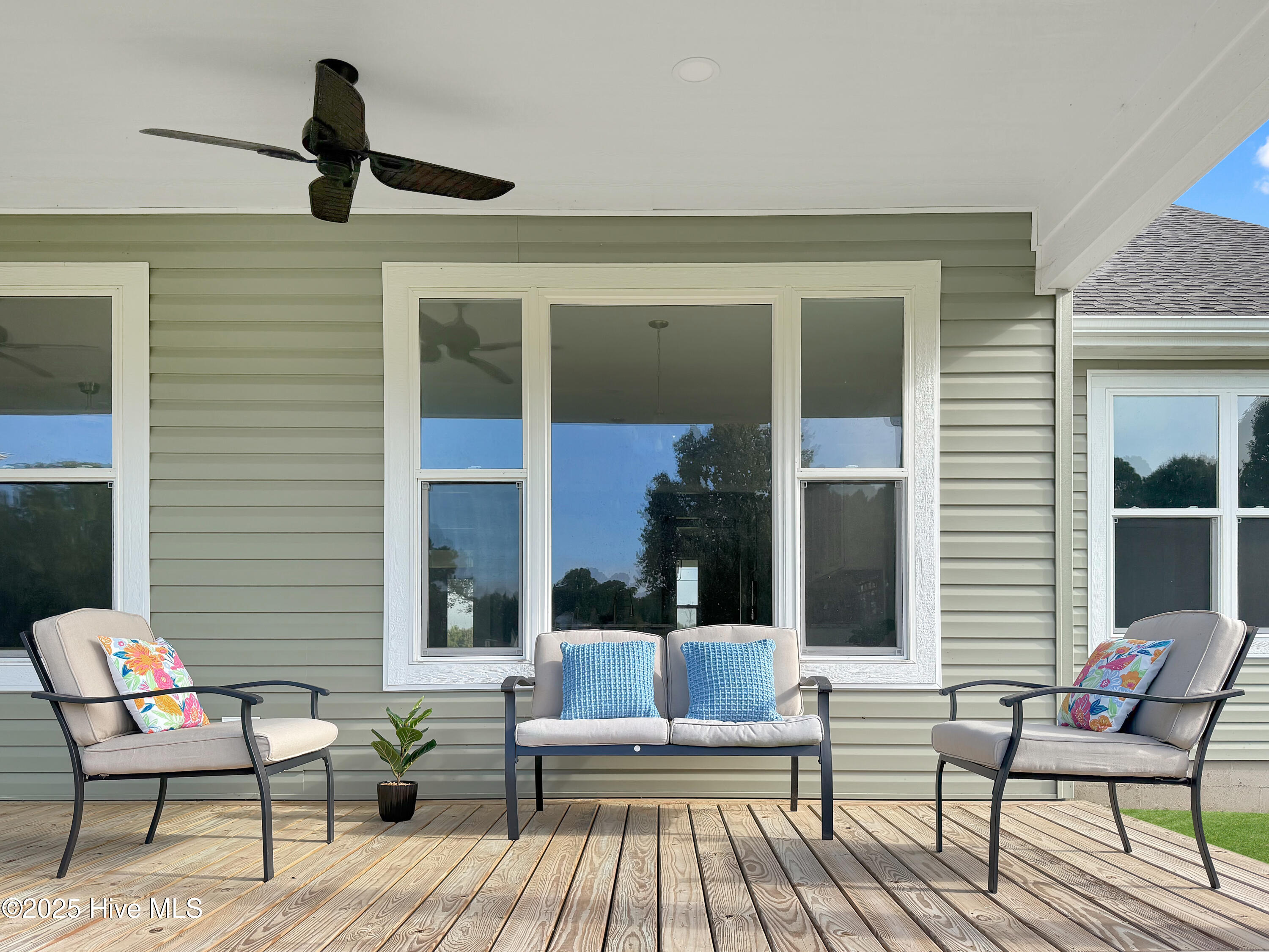 1102 Soundside Road Edenton, NC 27932 - Photo 24 of 32 Covered porch