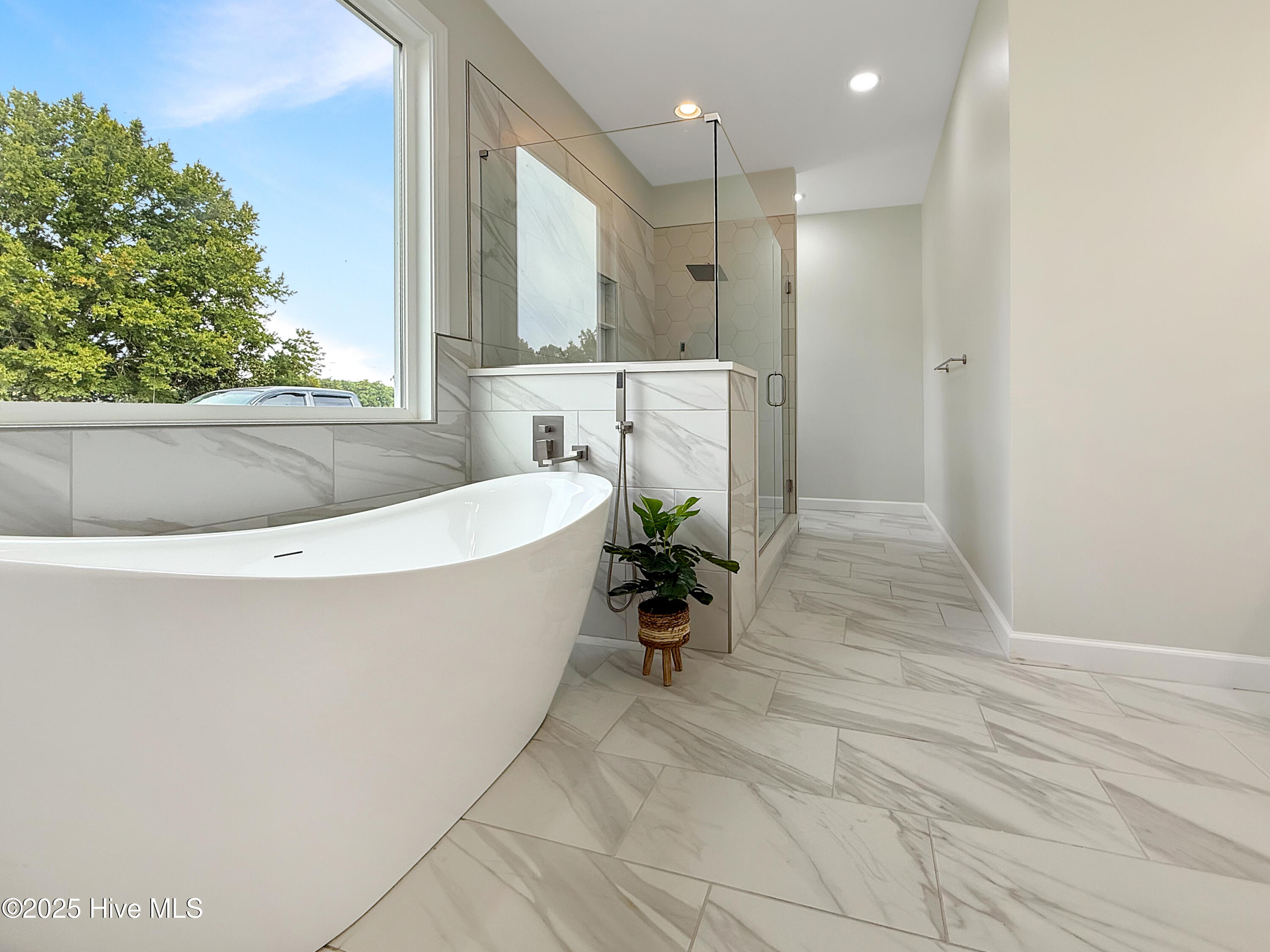 1102 Soundside Road Edenton, NC 27932 - Photo 3 of 32 Wonderful primary bathroom
