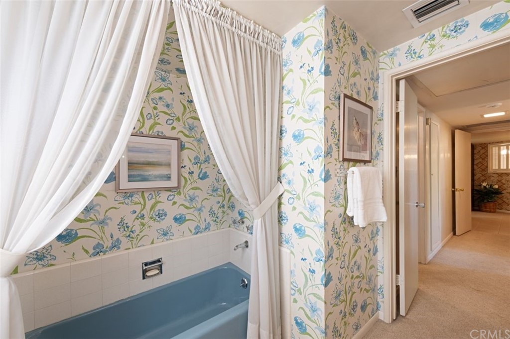 625 Rosemarie Drive Arcadia, CA 91007 - Photo 20 of 35 a view of a bathtub in a corridor