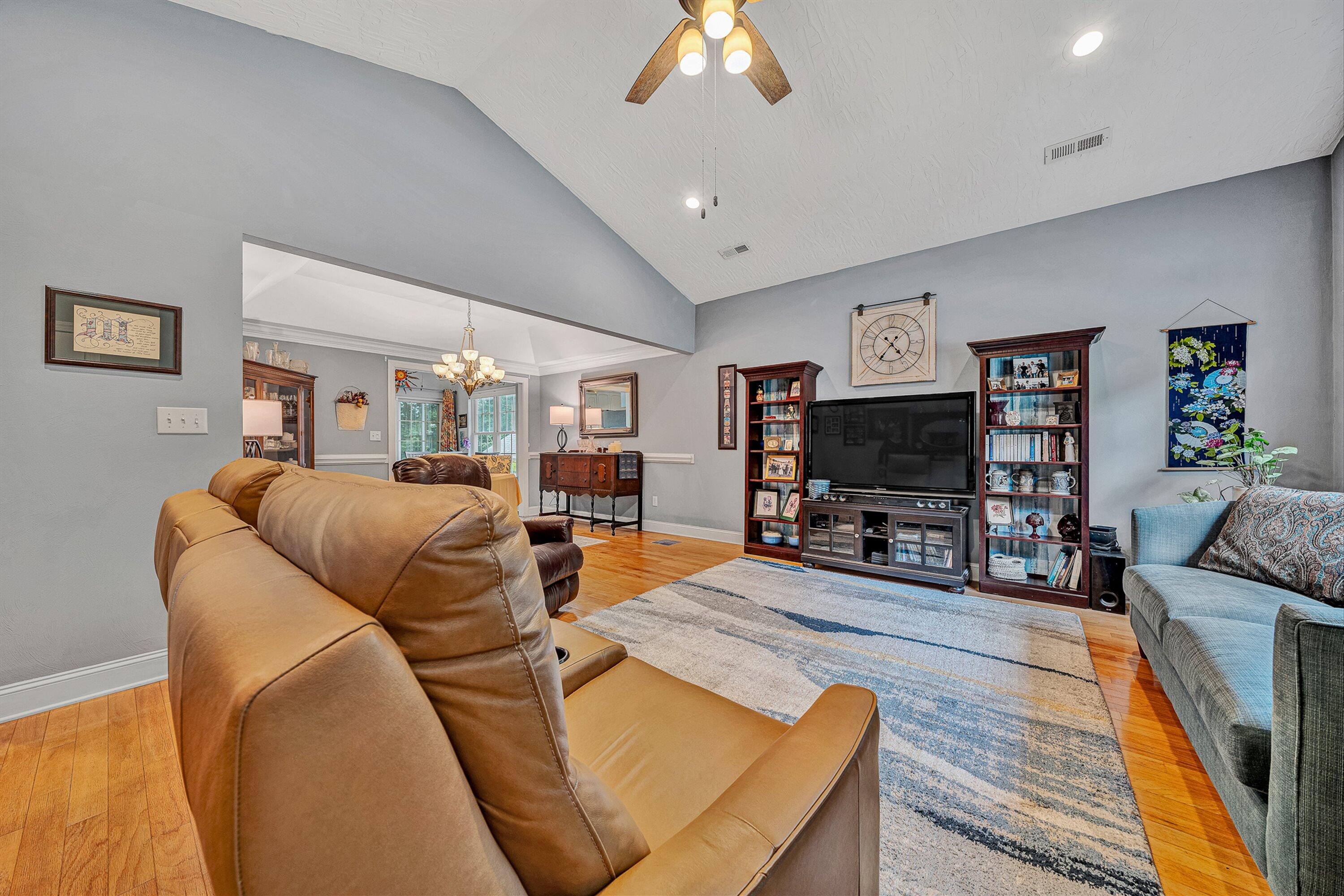6034 Brahma Road Roanoke, VA 24018 - Photo 7 of 31 07-VM-04533