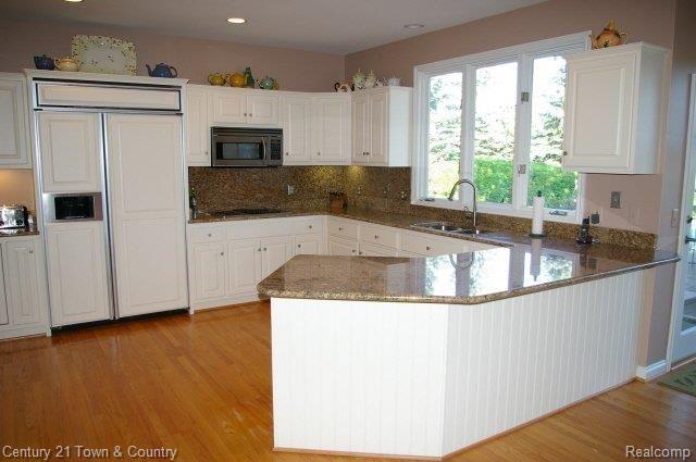 GRANITE KITCHEN