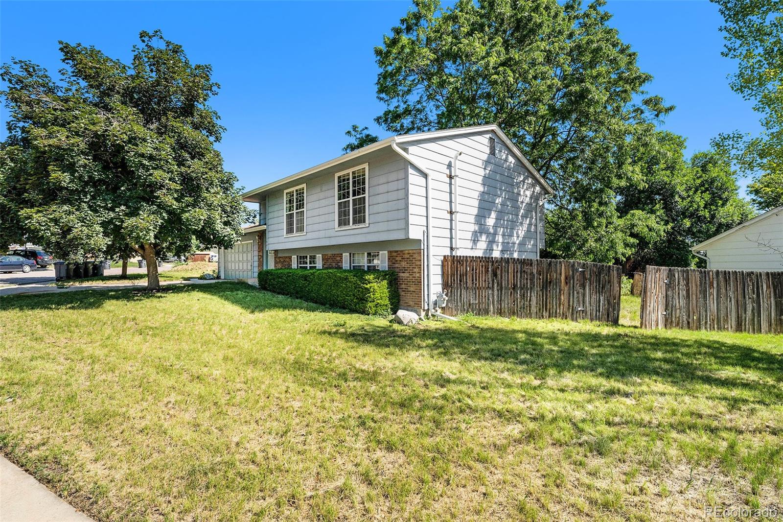 102 Bass Circle Lafayette, CO 80026 - Photo 2 of 36