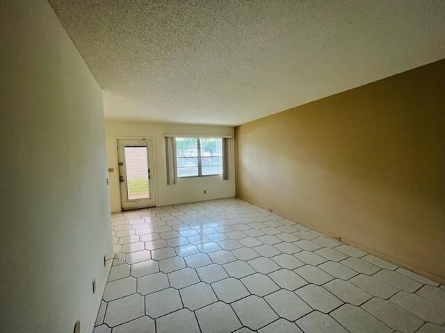 1006 Rexford Drive Boca Raton, FL 33434 - Photo 4 of 15 Living room