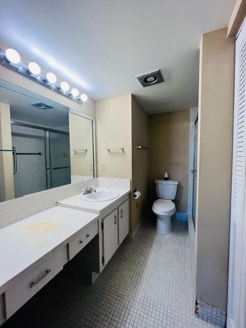 1006 Rexford Drive Boca Raton, FL 33434 - Photo 8 of 15 Prmary bathroom