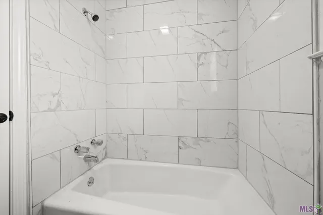 $274,900 | 10844 Carmel Drive, Baton Rouge, LA 70818