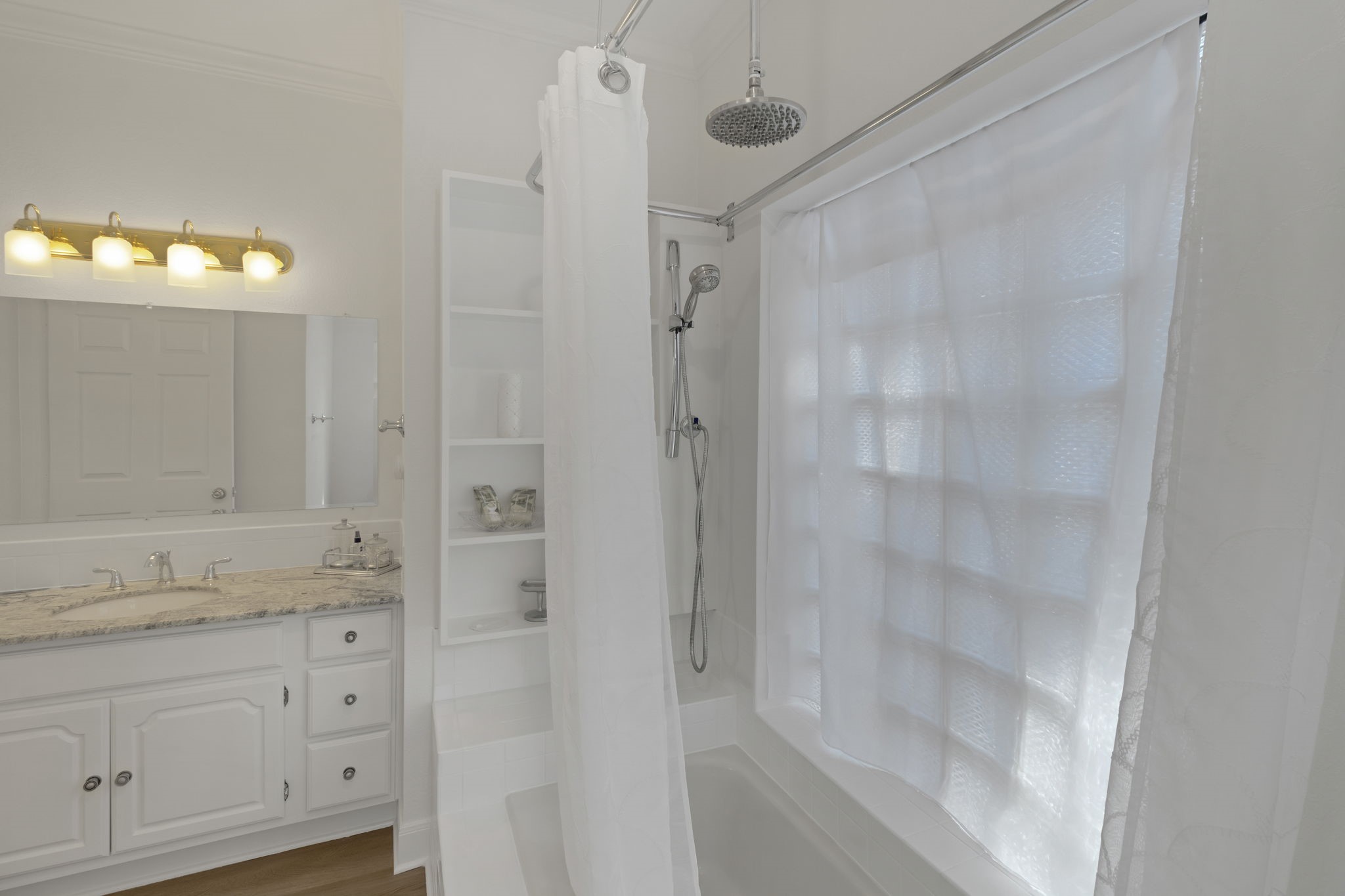 40 Pebble Beach Circle Coldspring, TX 77331 - Photo 25 of 50 This primary bathroom has a tub and shower