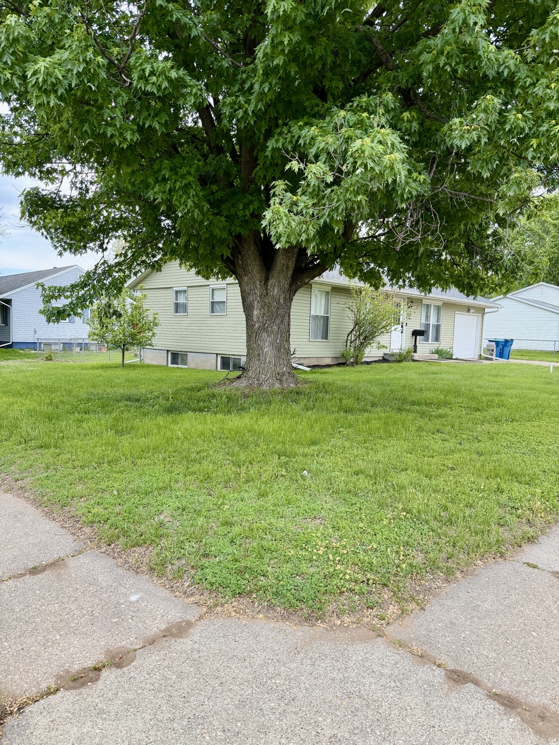 1612 Middle Road Camanche, IA 52730 - Photo 19 of 20