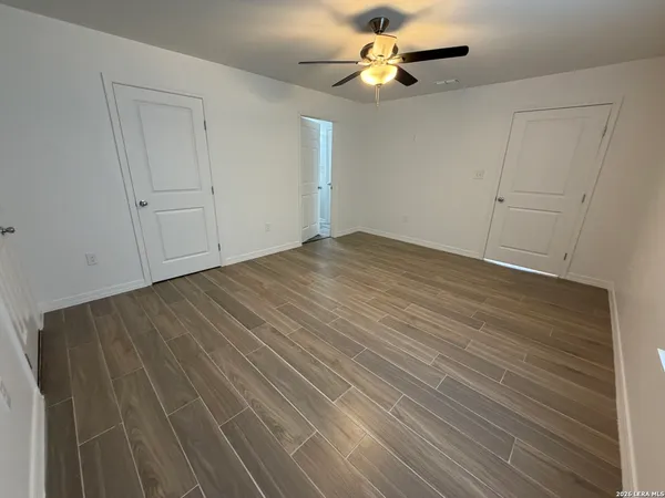 $1,800 | 268 County Road 341, La Vernia, TX 78121