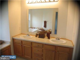 1554 Monroeville Road Monroeville, NJ 08343 - Photo 8 of 12 Bathroom
