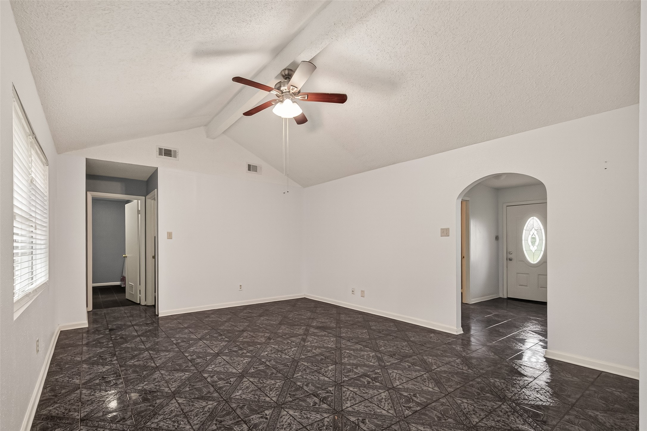 16219 Rill Lane Houston, TX 77062 - Photo 11 of 24 Family room