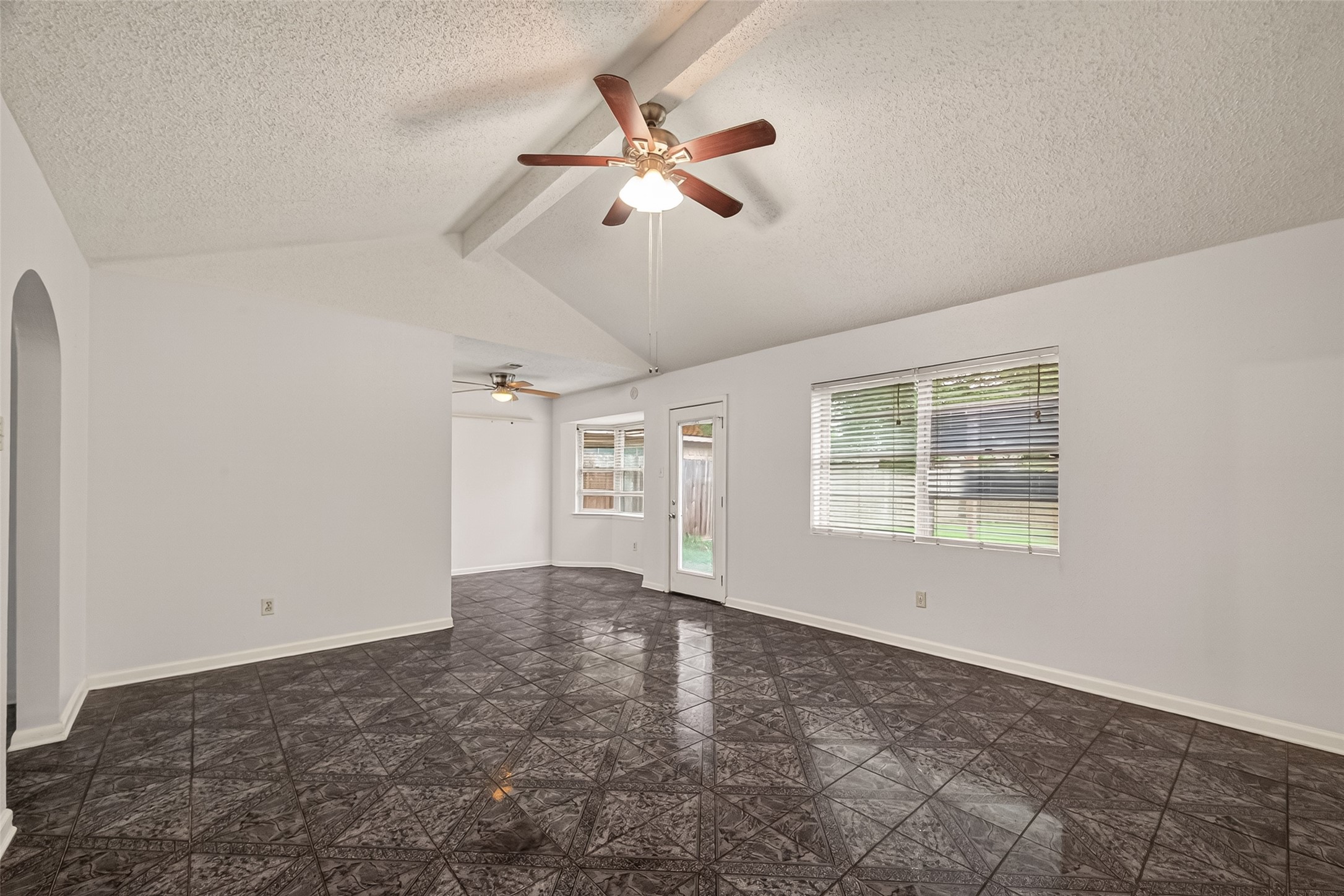 16219 Rill Lane Houston, TX 77062 - Photo 12 of 24 Family room