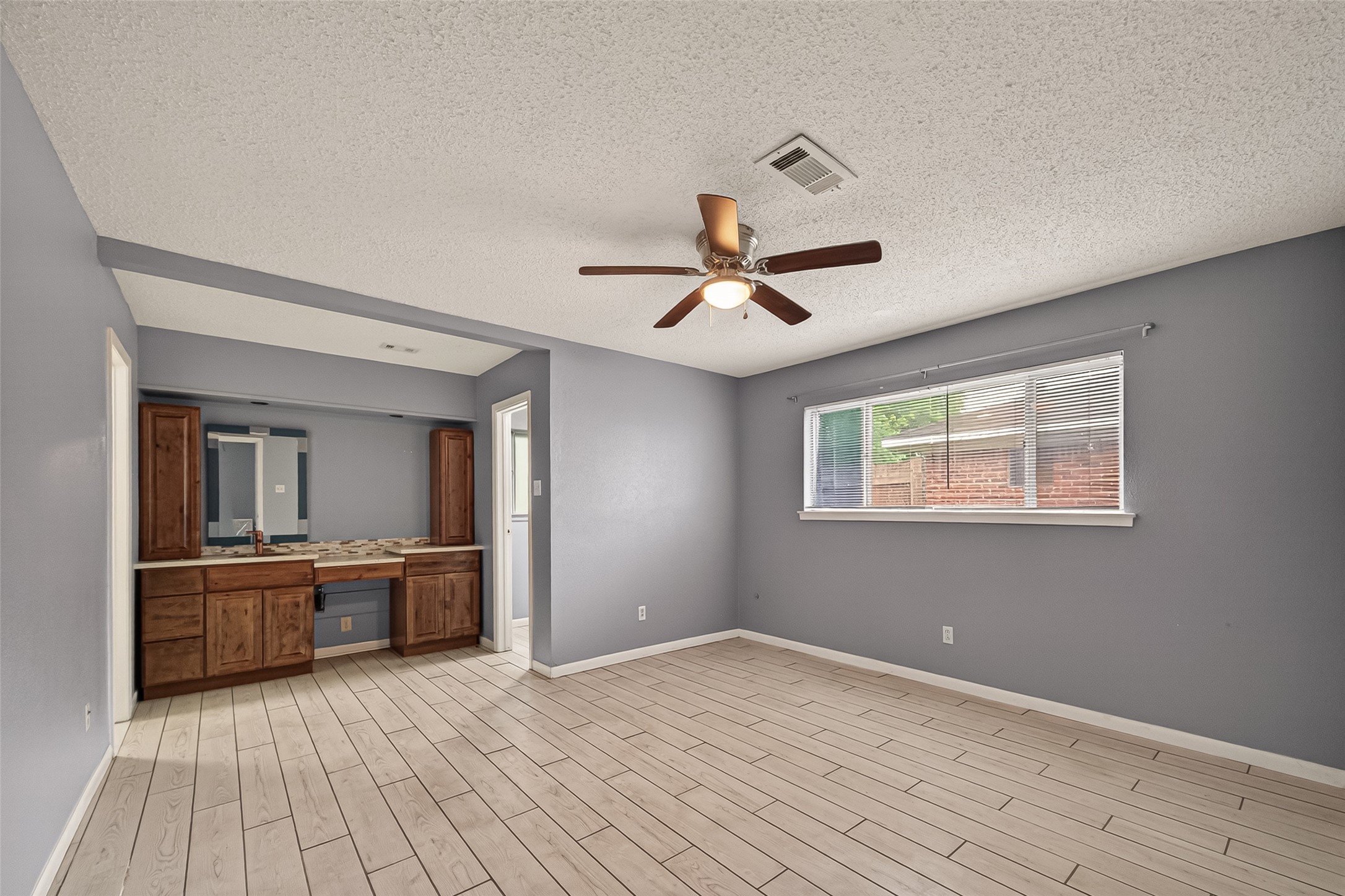 16219 Rill Lane Houston, TX 77062 - Photo 17 of 24 Primary bedroom