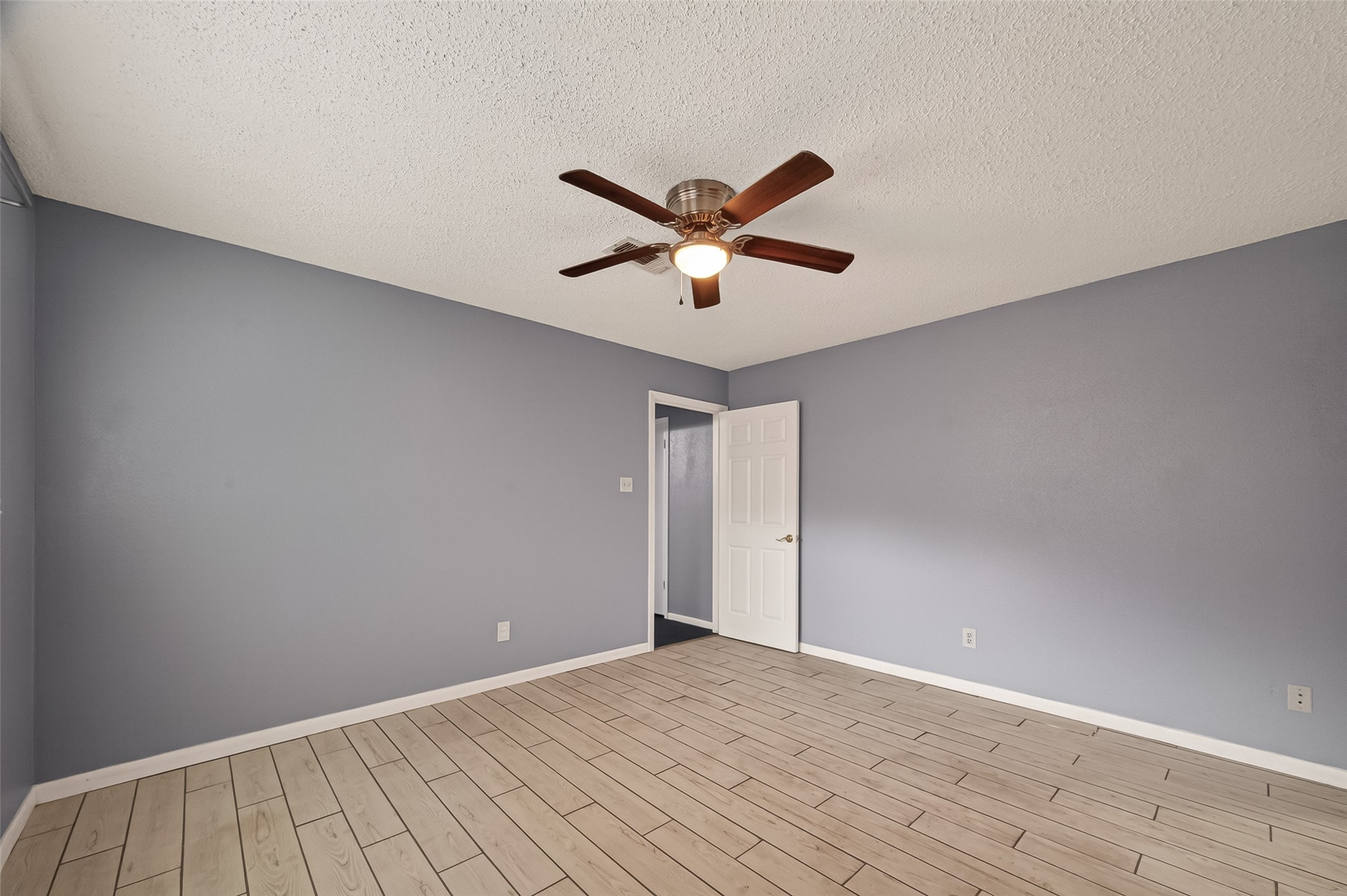 16219 Rill Lane Houston, TX 77062 - Photo 18 of 24 Primary bedroom