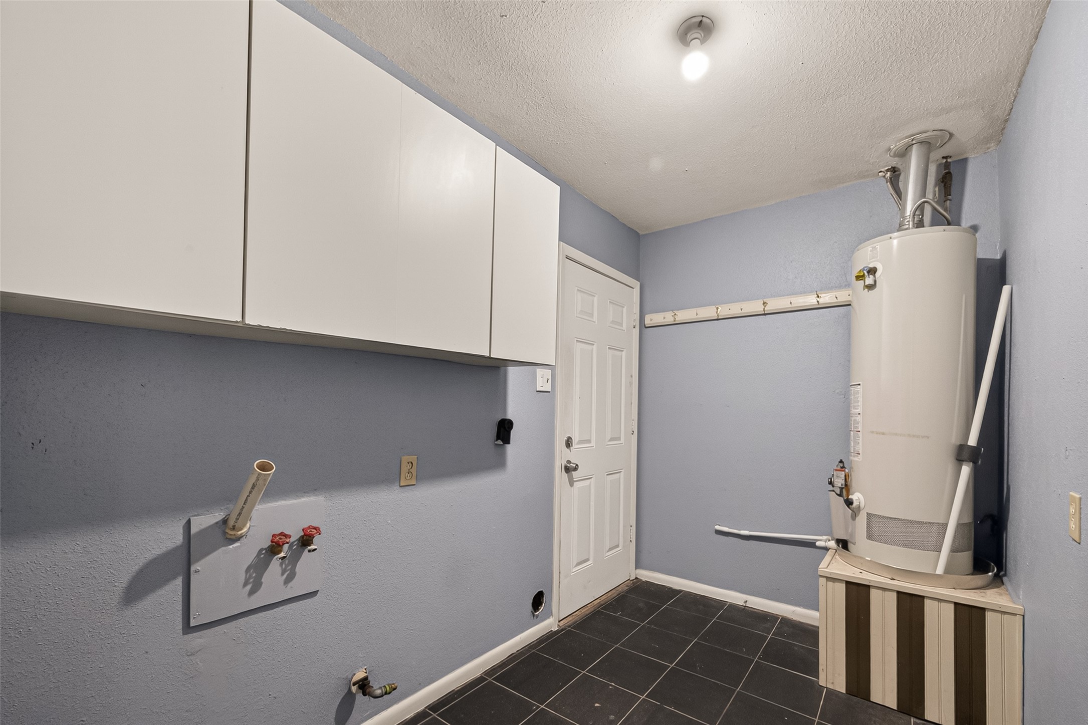 16219 Rill Lane Houston, TX 77062 - Photo 21 of 24 Utility room with washer & dryer connections