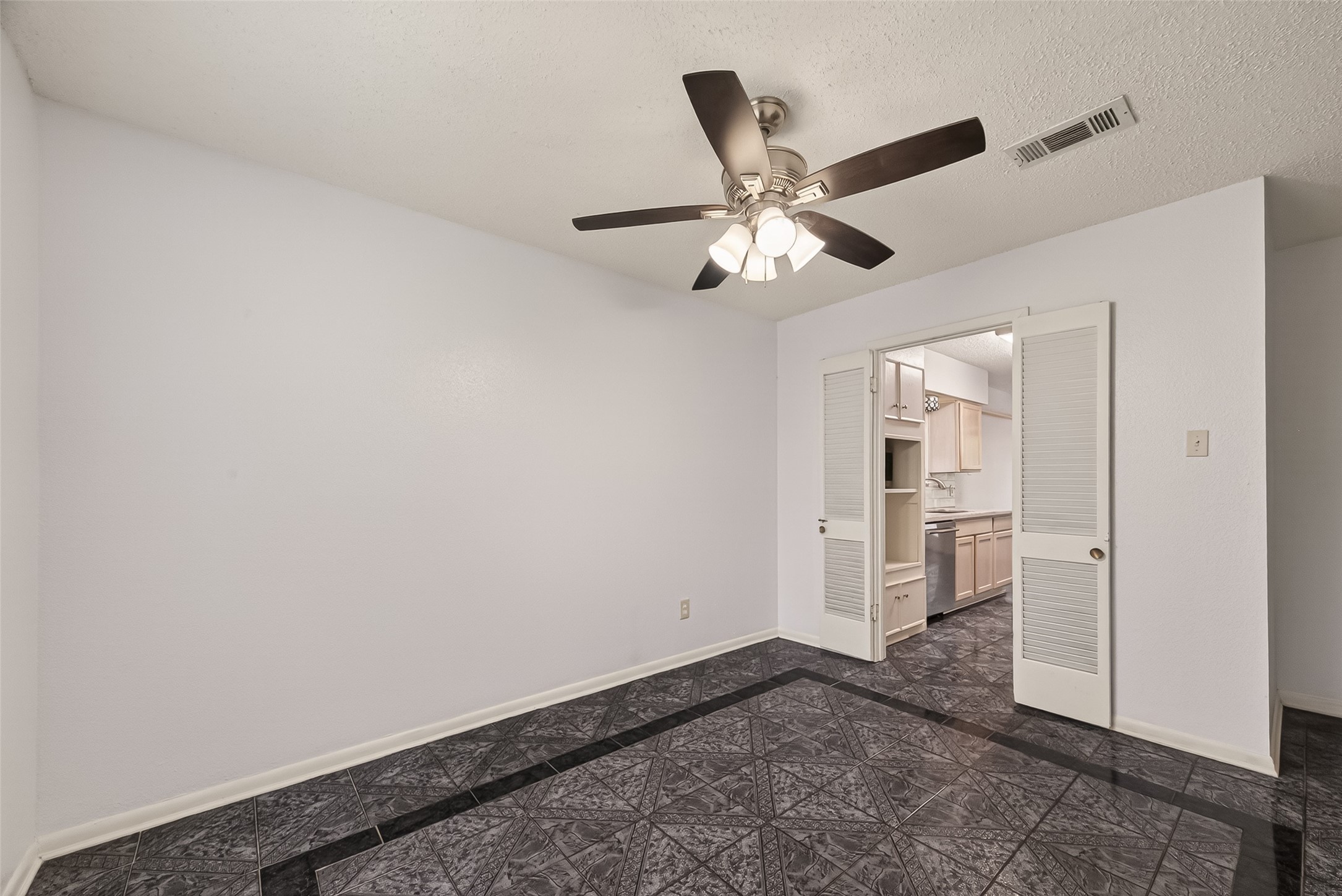 16219 Rill Lane Houston, TX 77062 - Photo 7 of 24 Dinning room