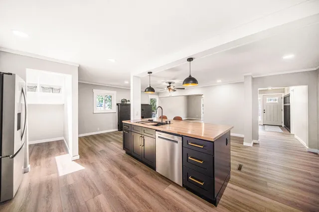 $299,900 | 1945 Cooper Street, Jackson, MI 49202