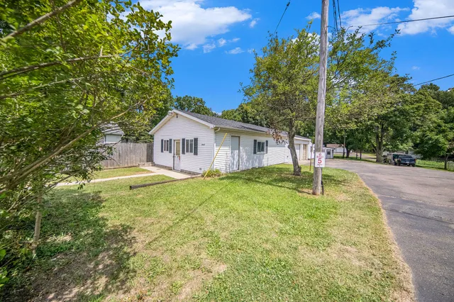 $299,900 | 1945 Cooper Street, Jackson, MI 49202