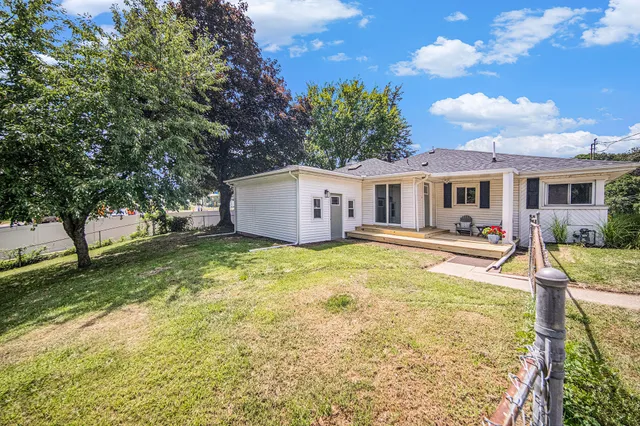 $299,900 | 1945 Cooper Street, Jackson, MI 49202