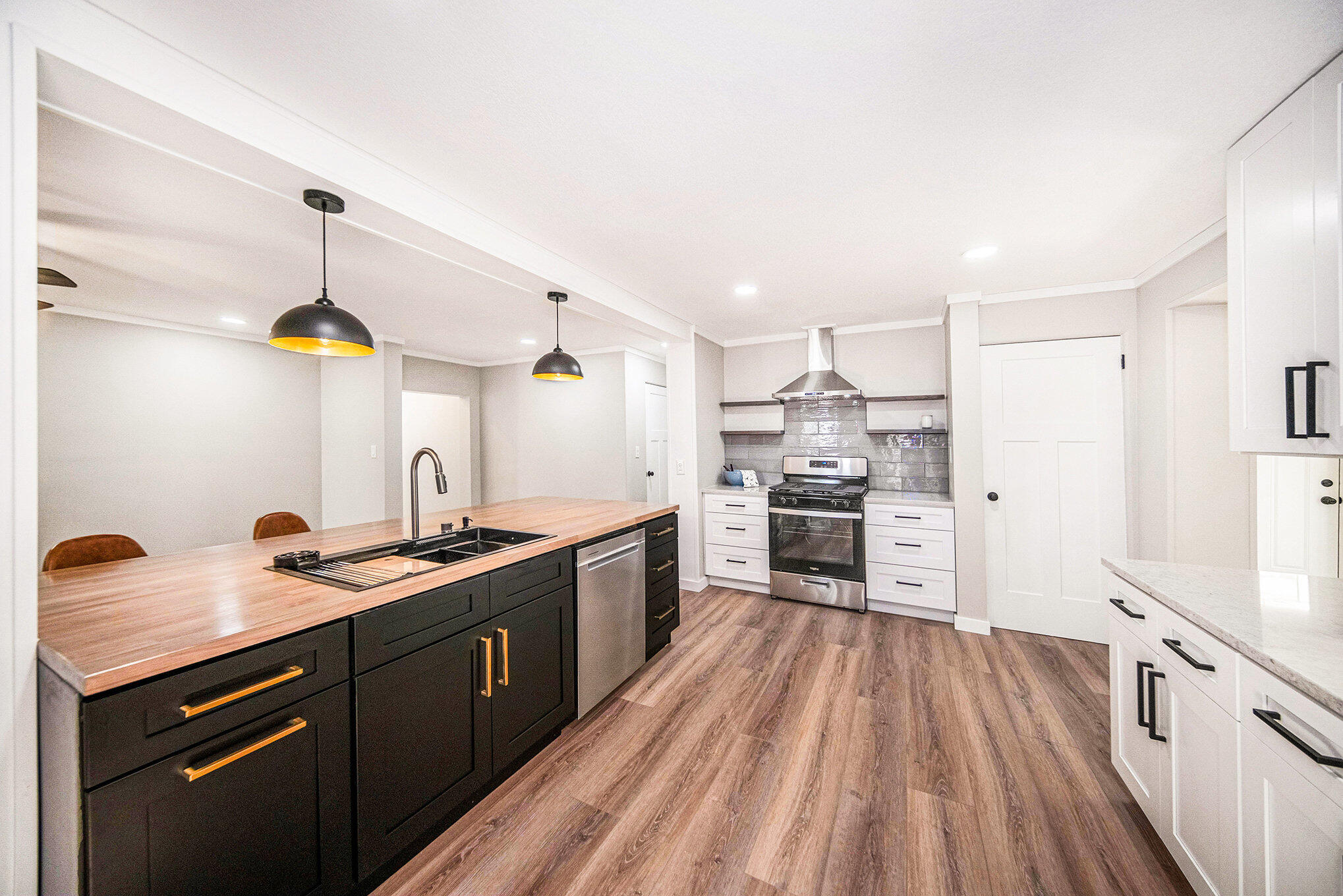 1945 Cooper Street Jackson, MI 49202 - Photo 4 of 29 1945 Cooper St Jackson, MI Home for sale