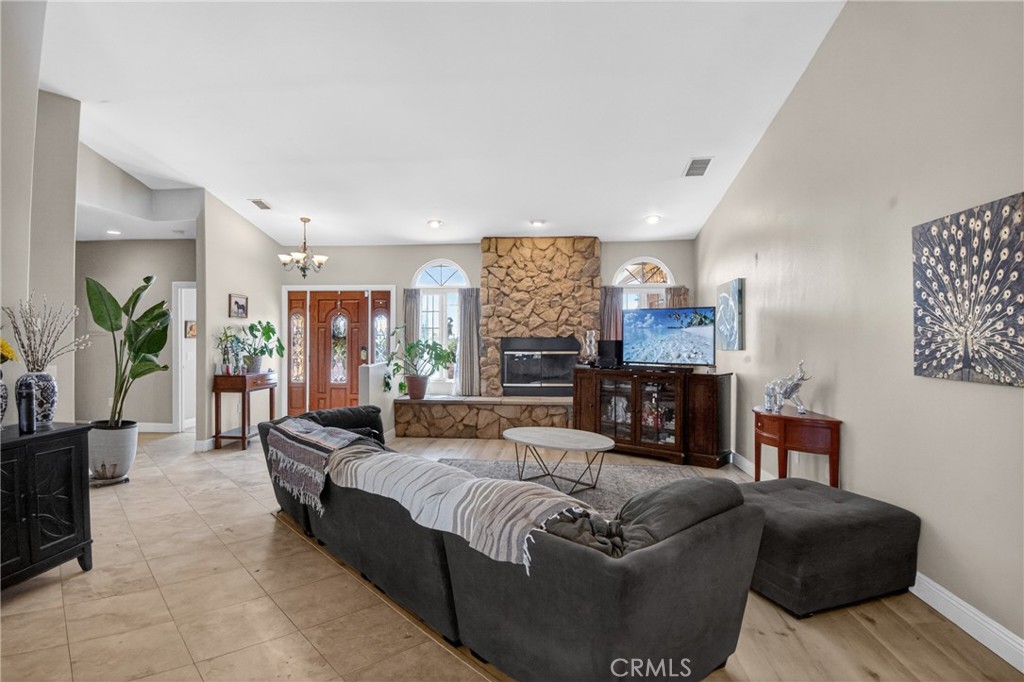 11380 Rochester Road Phelan, CA 92371 - Photo 12 of 55