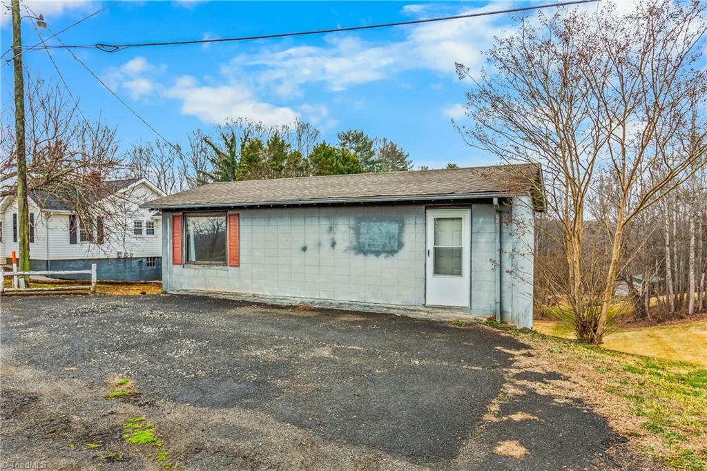 842 Red Brush Road Mount Airy, NC 27030 - Photo 27 of 37