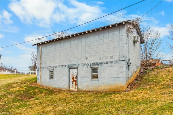 $209,900 | 842 Red Brush Road, Mount Airy, NC 27030