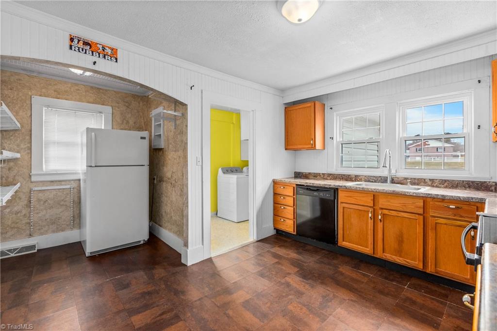 842 Red Brush Road Mount Airy, NC 27030 - Photo 10 of 37